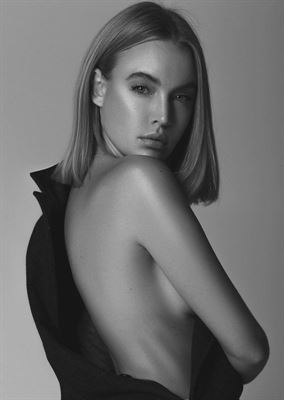 Valerie-18